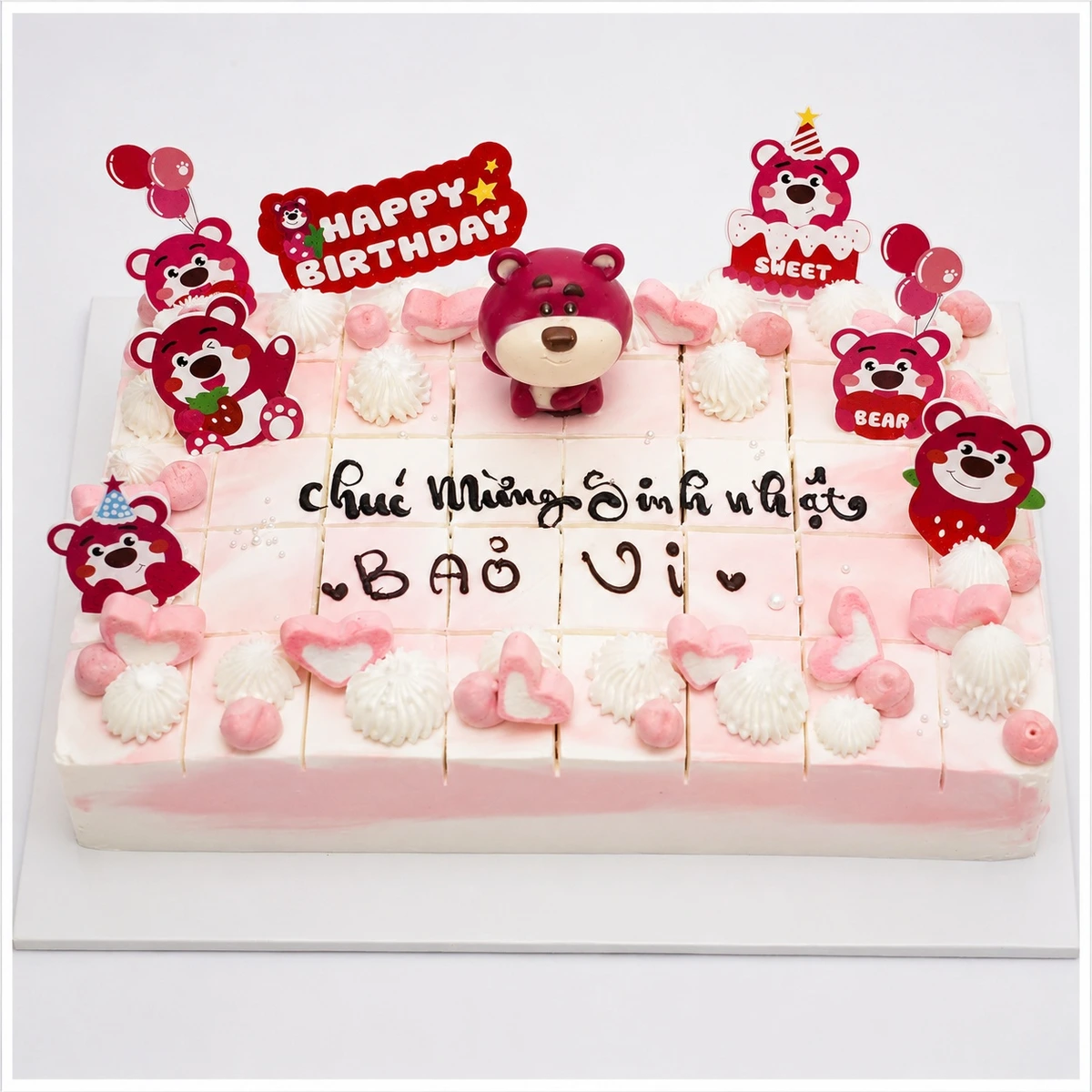 Bánh kem cắt miếng gấu dâu Lotso hồng dễ thương