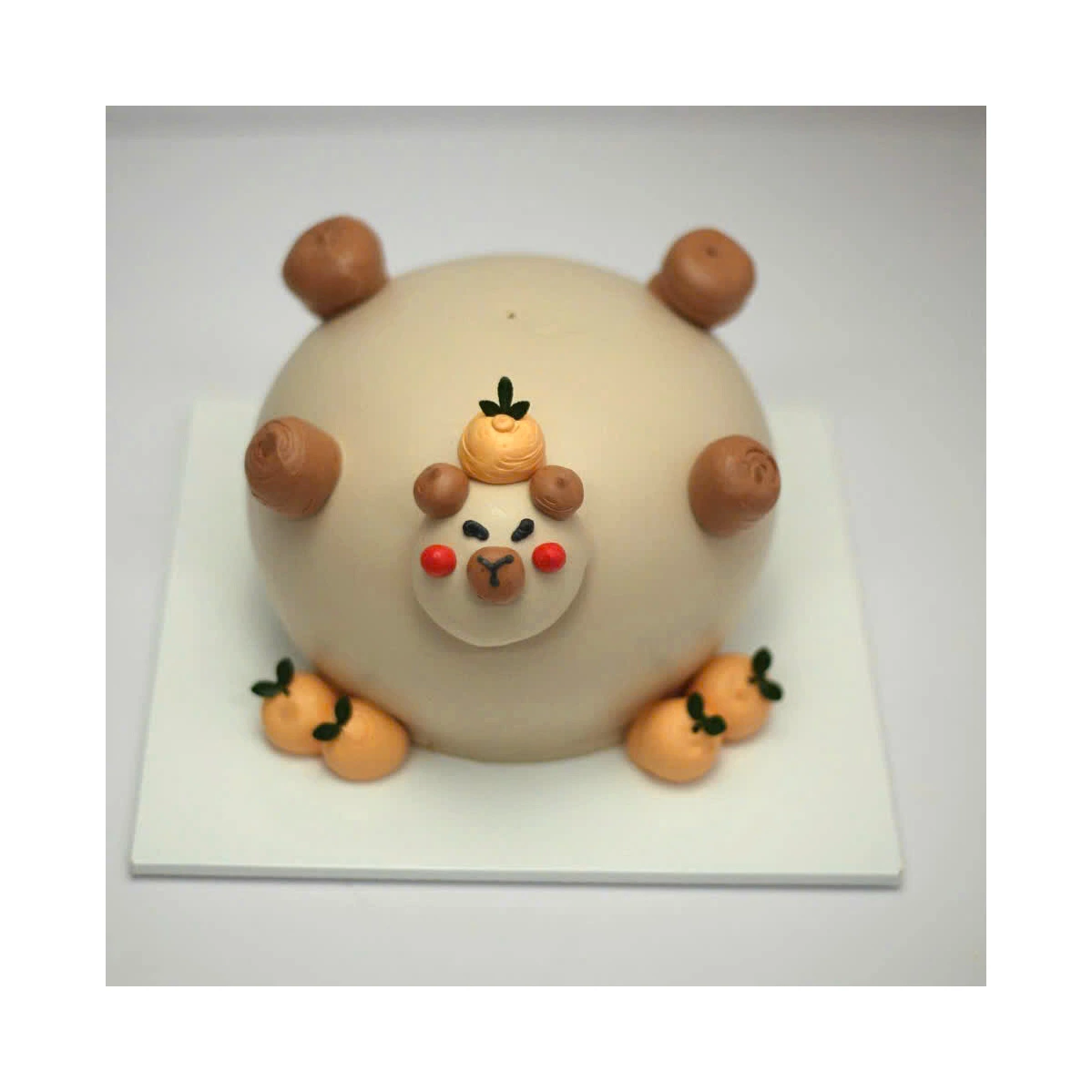Bánh sinh nhật Capybara tròn xoe dễ thương