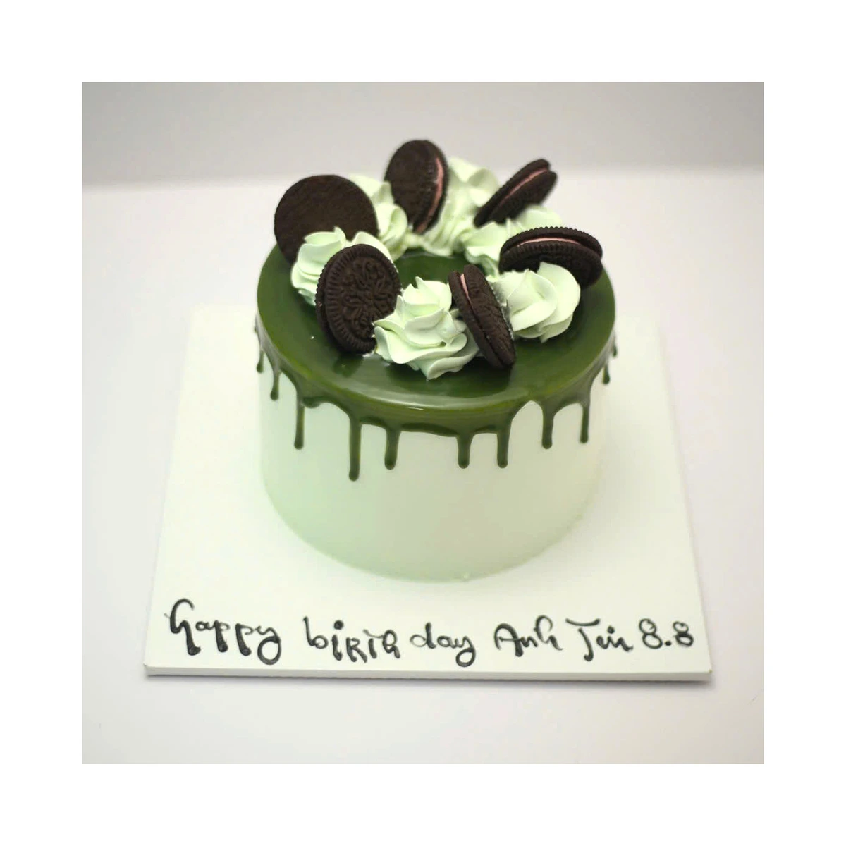 Bánh kem matcha dại phủ bánh Oreo