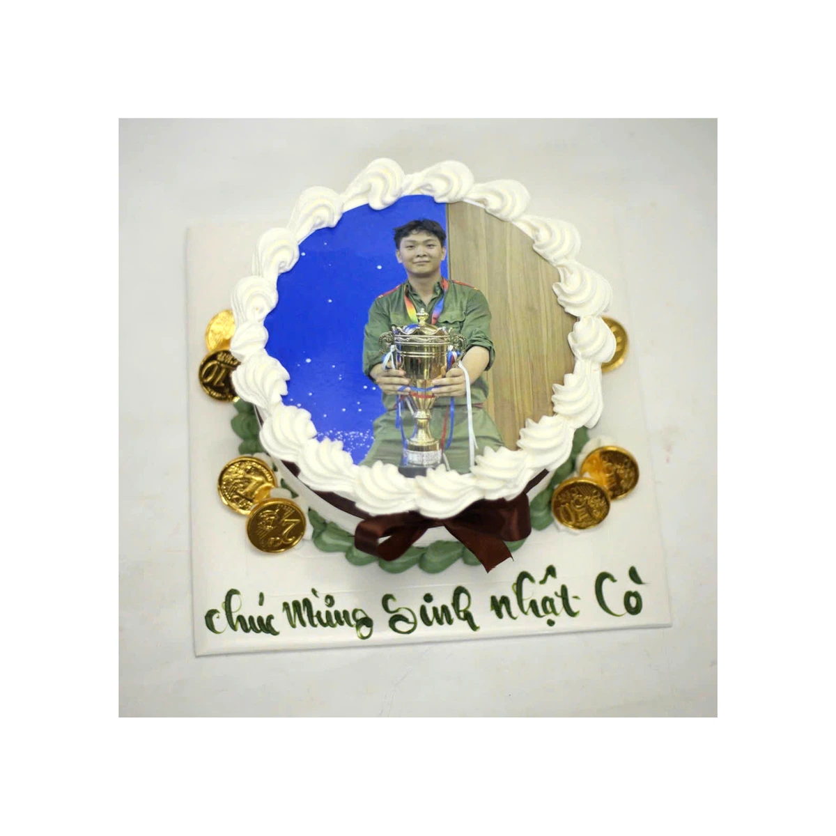 Bánh sinh nhật in hình chúc mừng