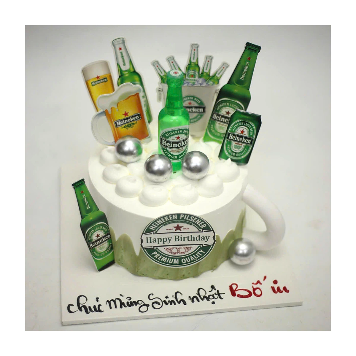 Bánh kem chủ đề bia Heineken mừng sinh nhật