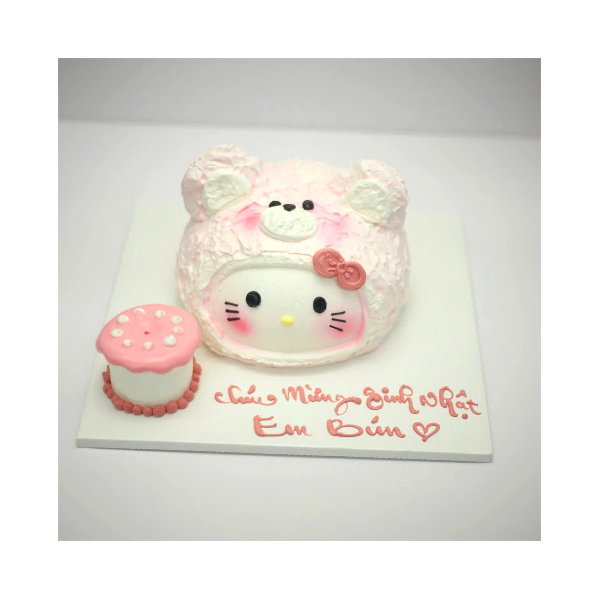 Bánh Hello Kitty gấu hồng dễ thương